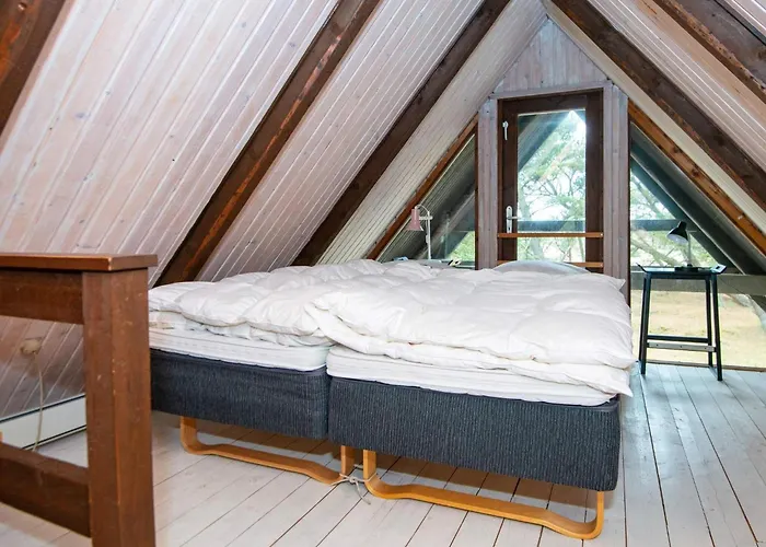 6 Person In Romo-by Traum