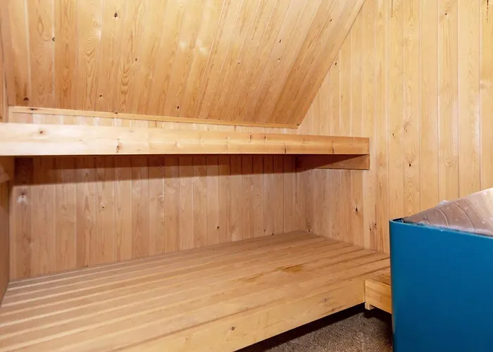 6 Person In Romo-by Traum Vesterhede